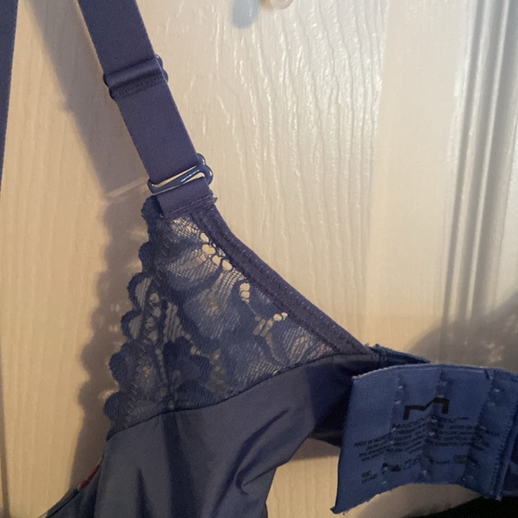 Two for $10 maiden form bras - Picture 4 of 7